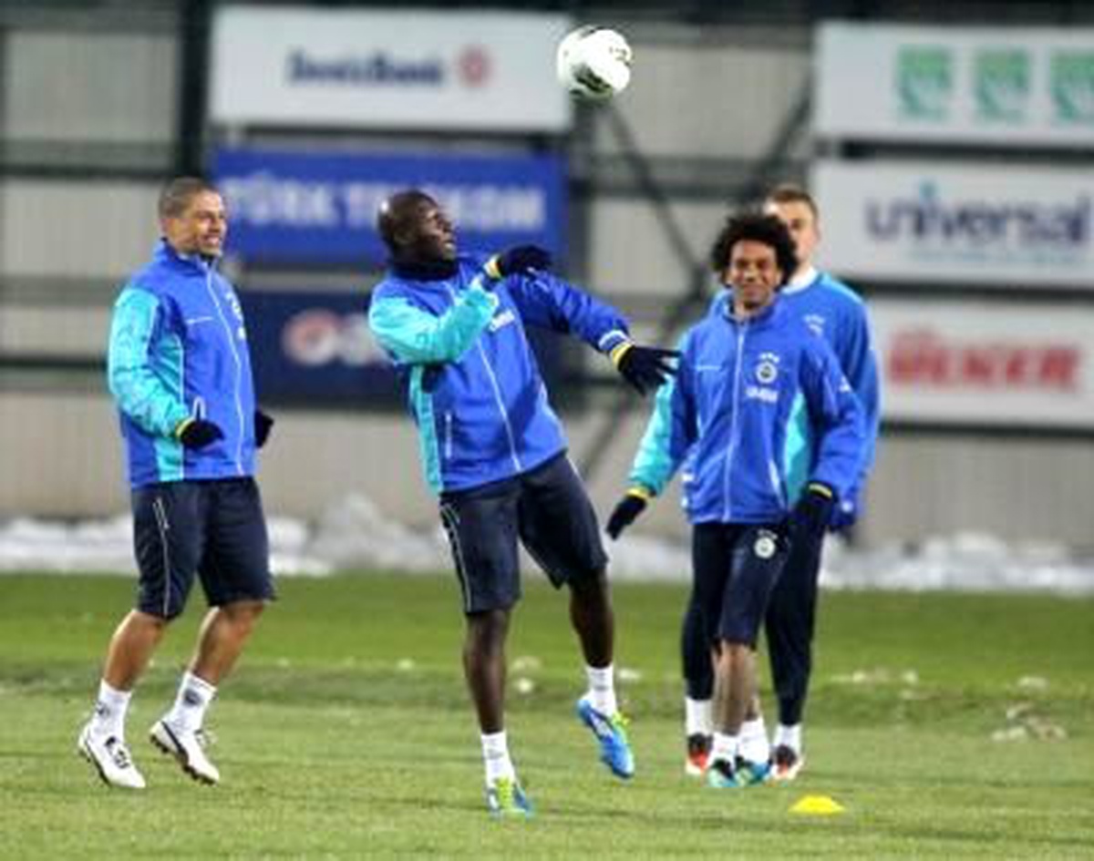 Fenerbahçe\'de Ankaragücü Hazırlıkları Sürüyor