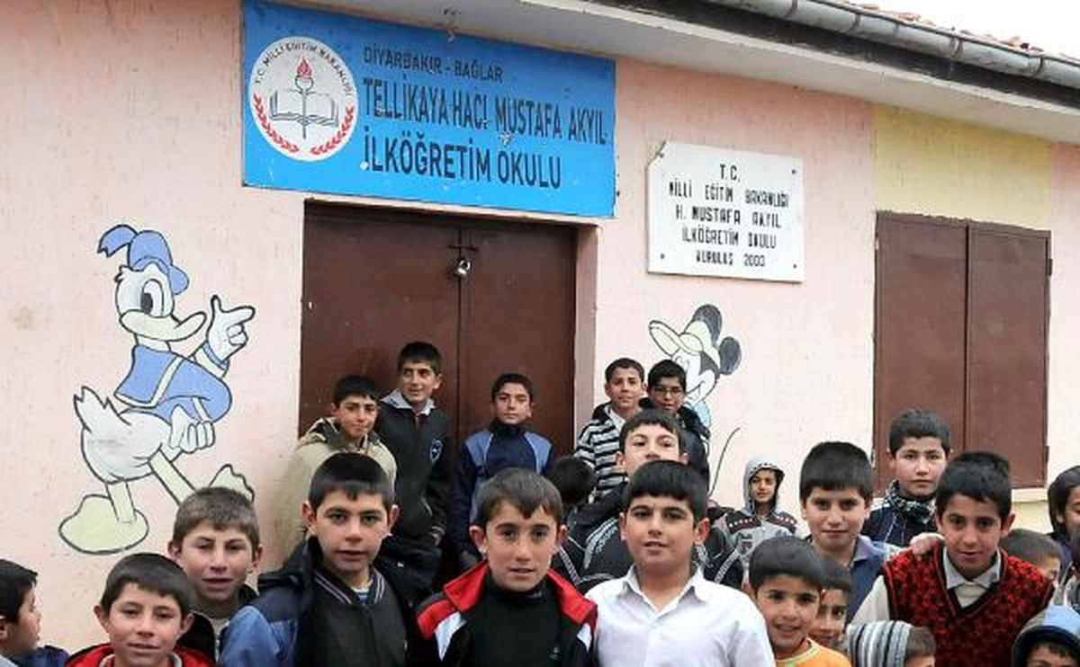 Kanal İnşaatında Dinamit Patlatıldı, Hasar Gören Okul Kapatıldı