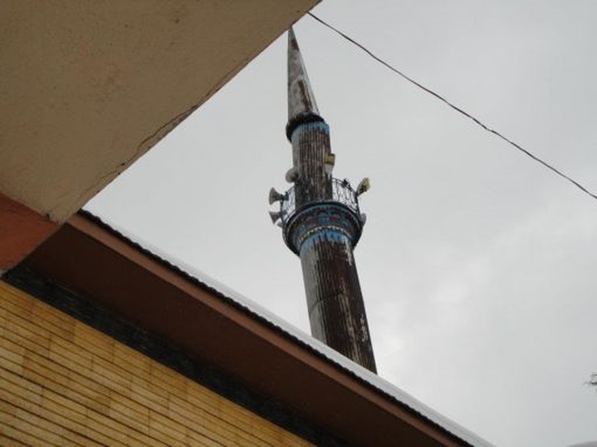 Kar Yağışı ve Rüzgar Minareye Hasar Verdi