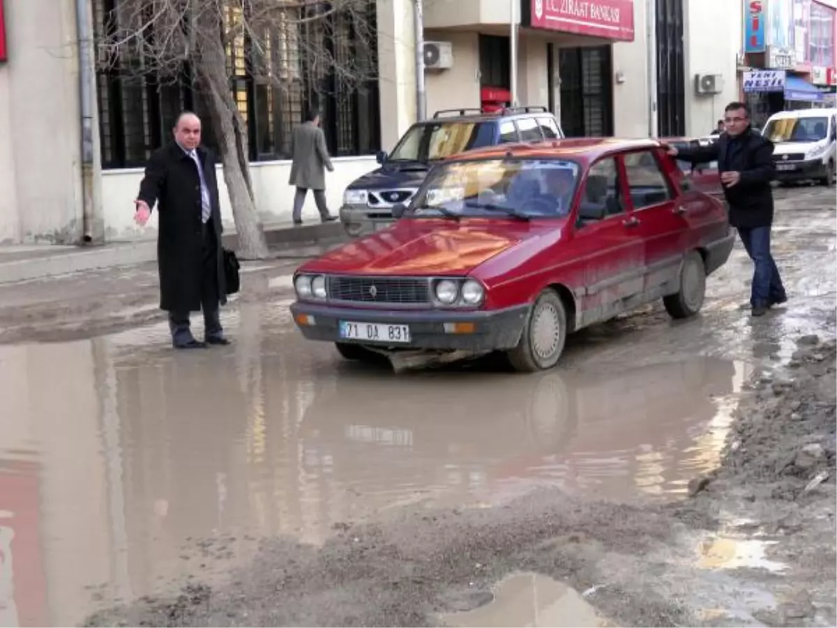 Karlar Eridi, Yerköy Sokakları Göle Döndü