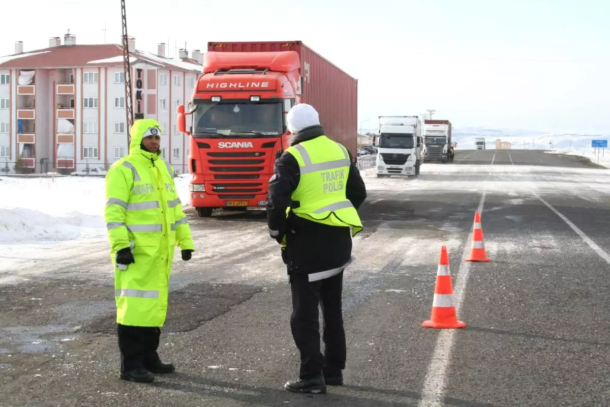 Kars-Digor- Iğdır Yolu Ulaşıma Kapandı