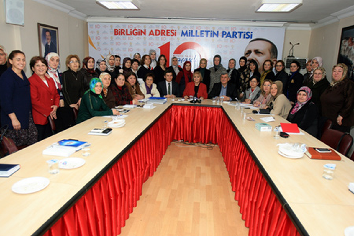 Medeniyet Yolunda Kadınlarla Yürüyoruz