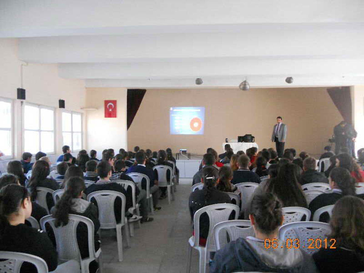 Öğrencilere Uyuşturucu Semineri