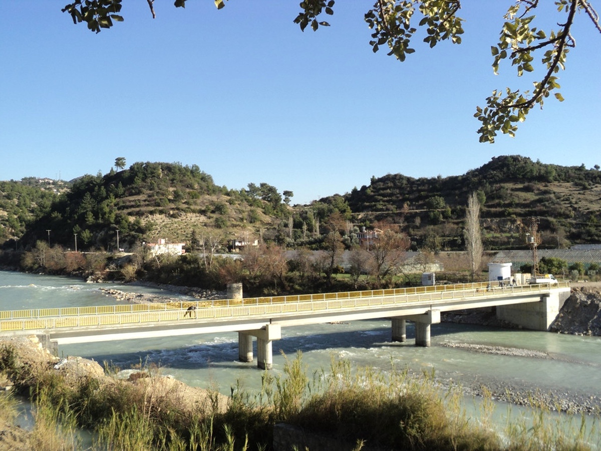 Vali Altıparmak Yatırımlarla İlgili Açıklama Yaptı