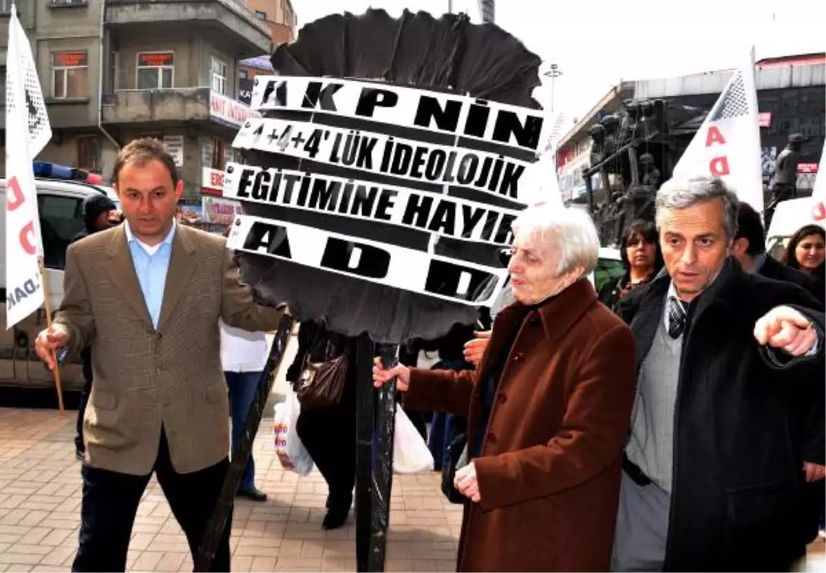 Add\'den, 12 Yıllık Kesintili Eğitime Çelenkli Protesto