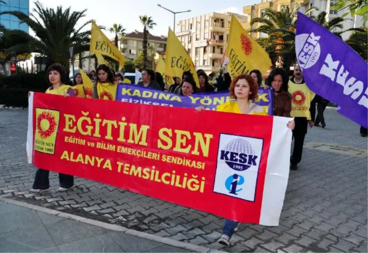 Alanya\'da, \'Çocuk Gelin\'li Protesto