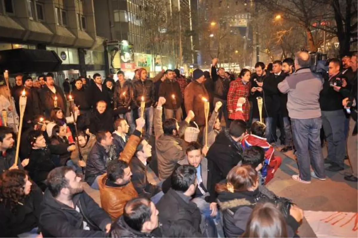 CHP Gençlik Kolları'ndan Güvenpark'ta Oturma Eylemi