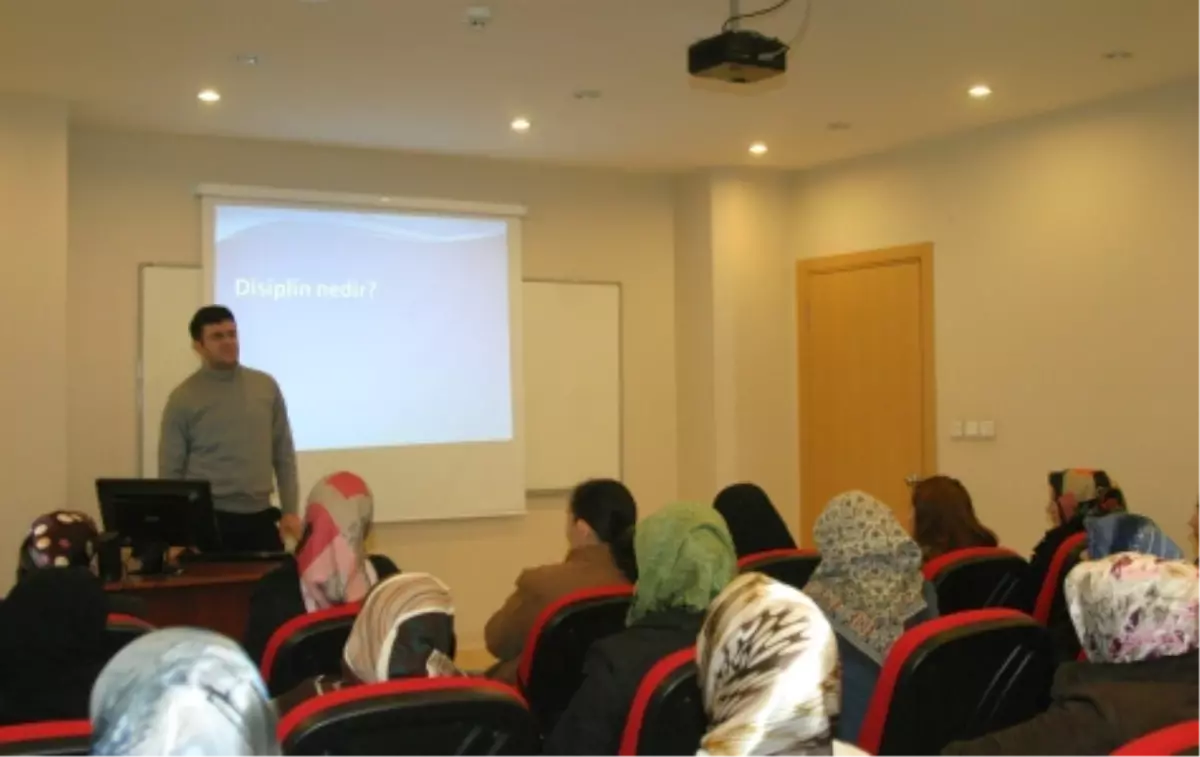 Esaydam\'da Çocuk Eğitiminde Disiplin Semineri
 
