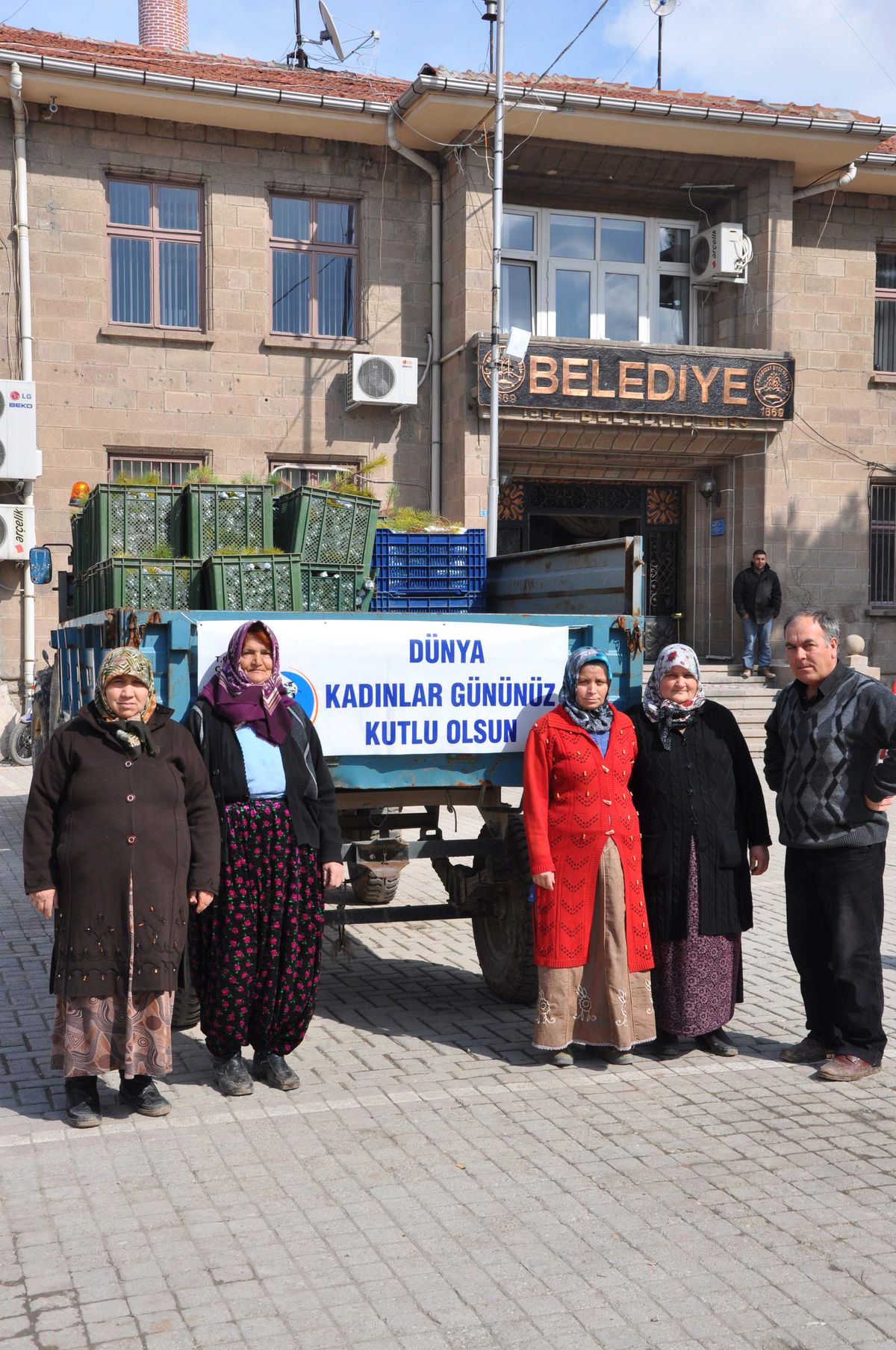 Kadınlar Günü\'nde Fidan Dağıtımı