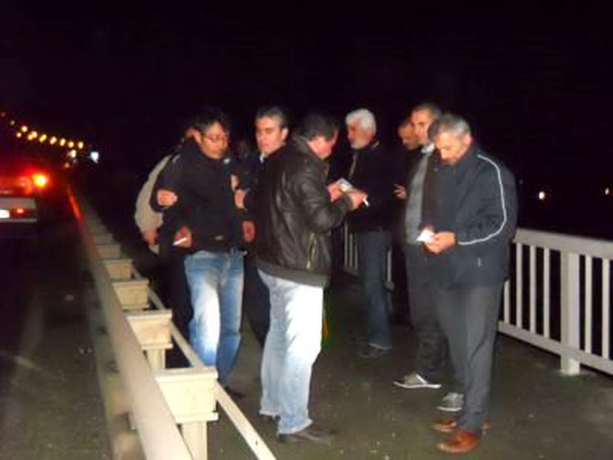 Köprüden Atlamak İsteyen Şahsı Polis İkna Etti