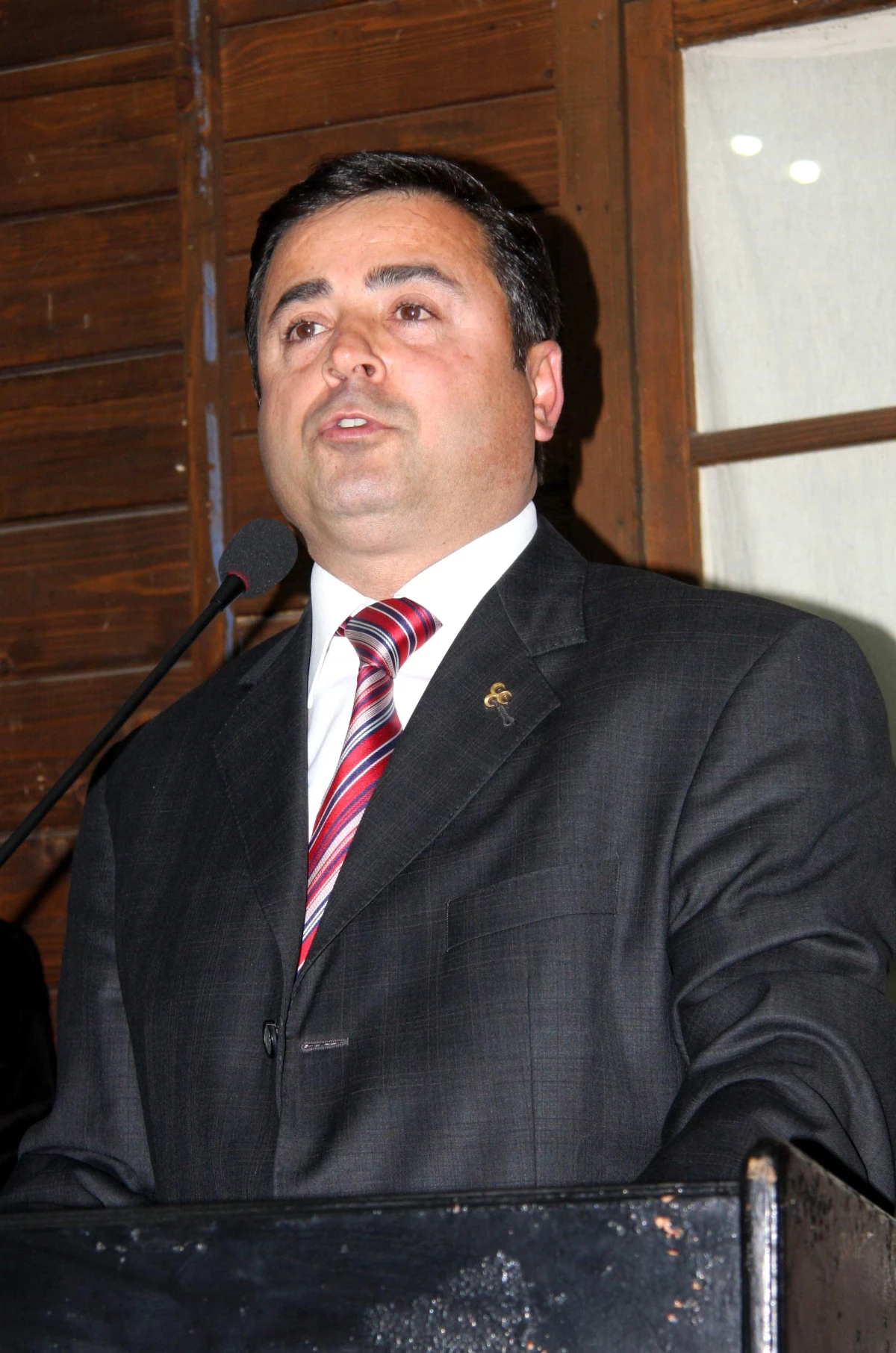 MHP İl Başkanı, AK Parti Milletvekiline Tepki Gösterdi