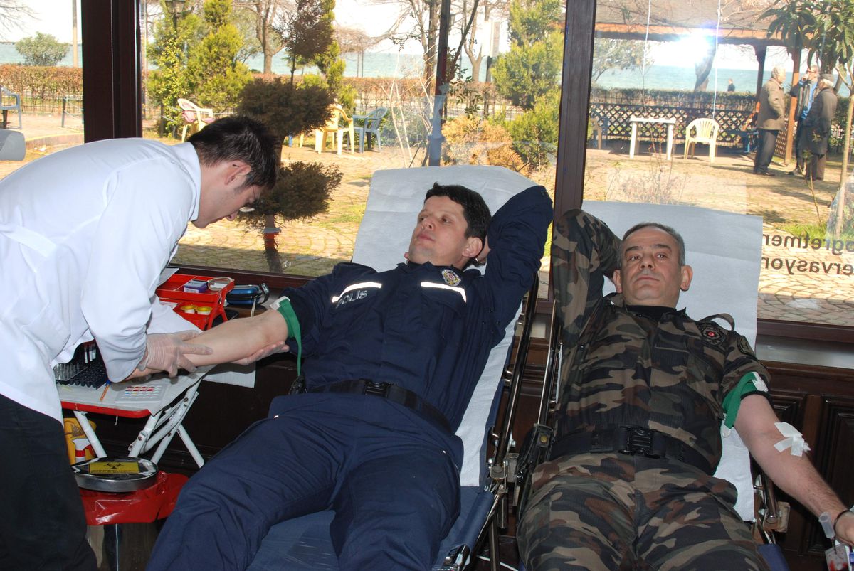 Ordu Polisi Kan Bağışında Bulundu