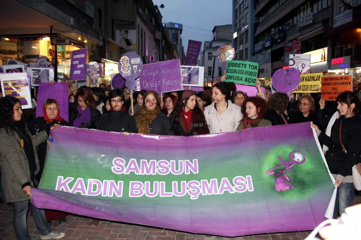 Samsun\'da 8 Mart Dünya Kadınlar Günü Yürüyüşü