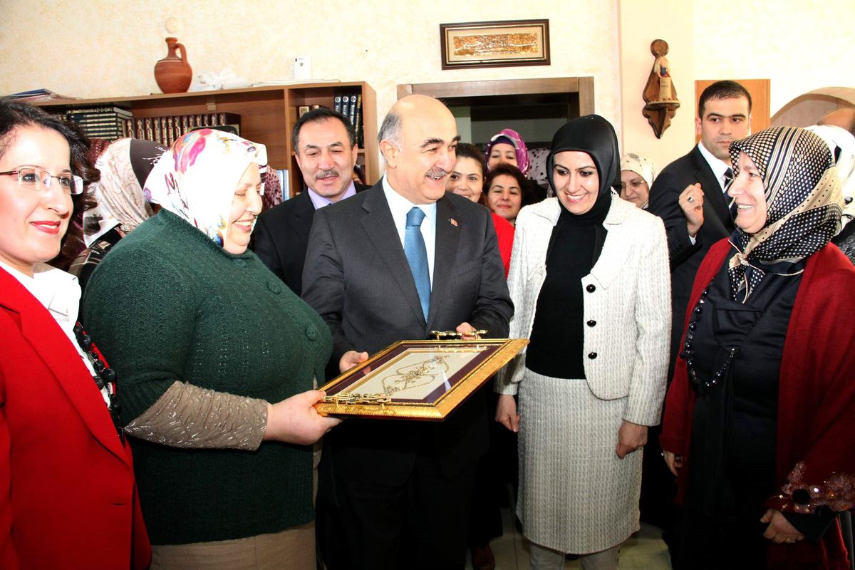 Talas\'ta Kadınlar Günü Sergisi