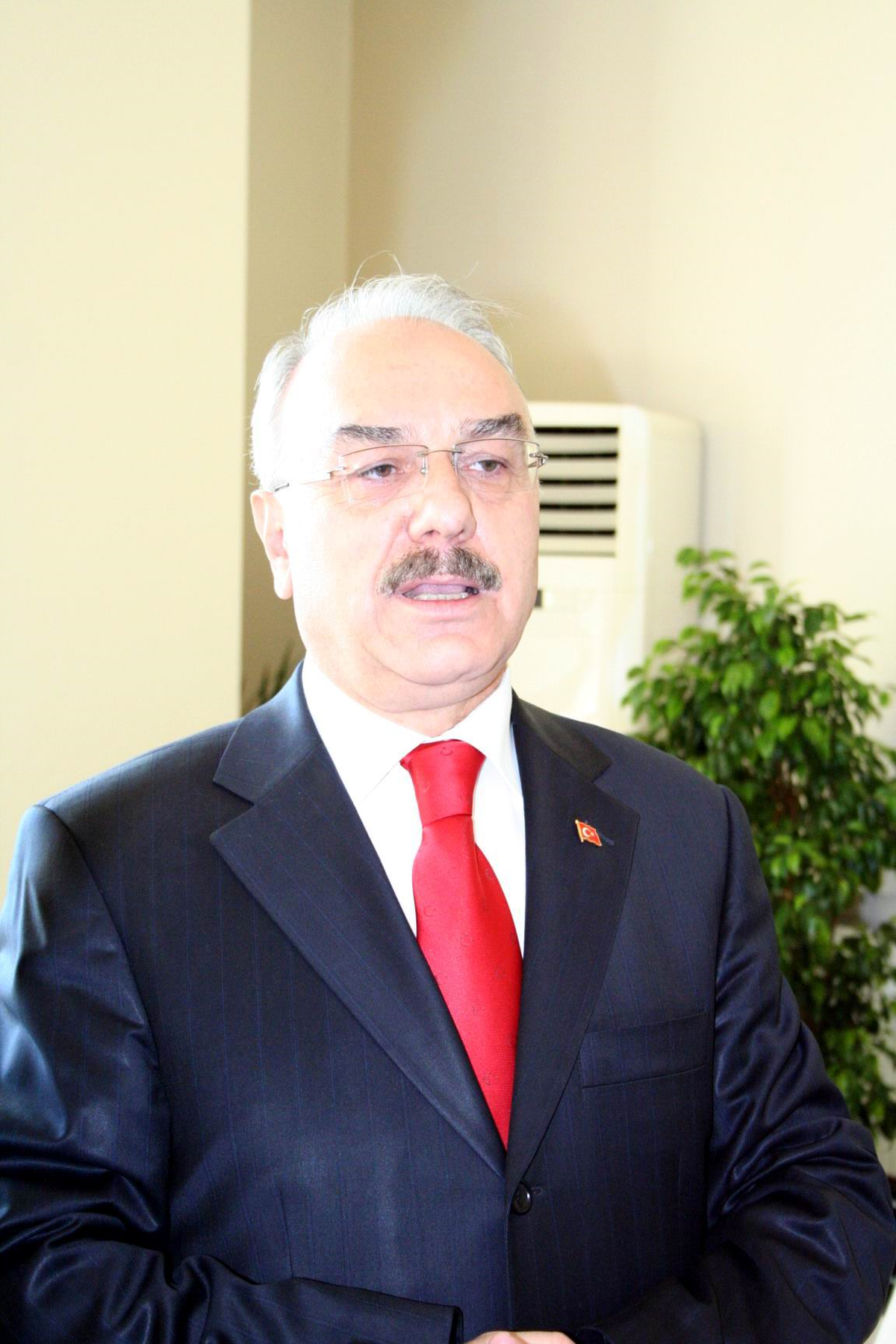 Vali Yenigün\'den 8 Mart Dünya Kadınlar Günü Kutlama Mesajı