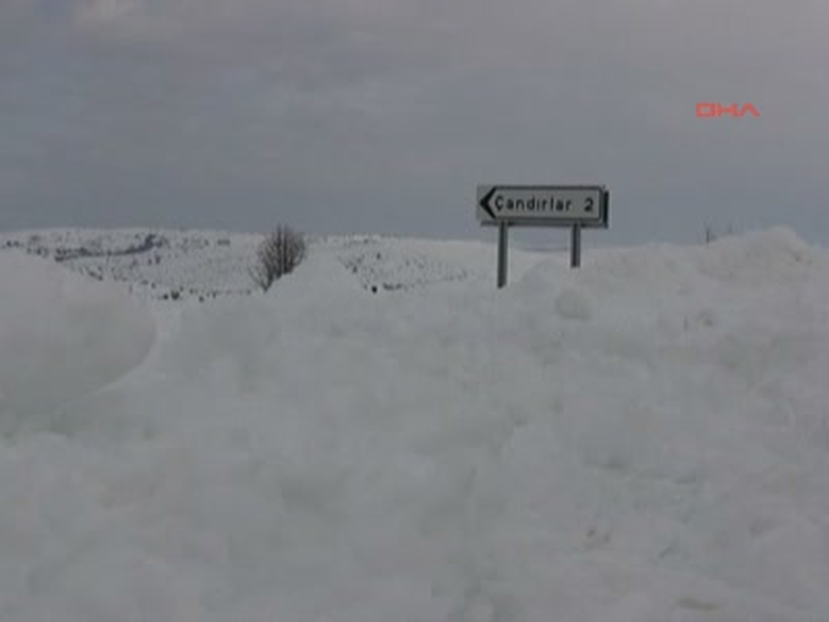 10 Gündür Yolu Kapalı Köyde Çile