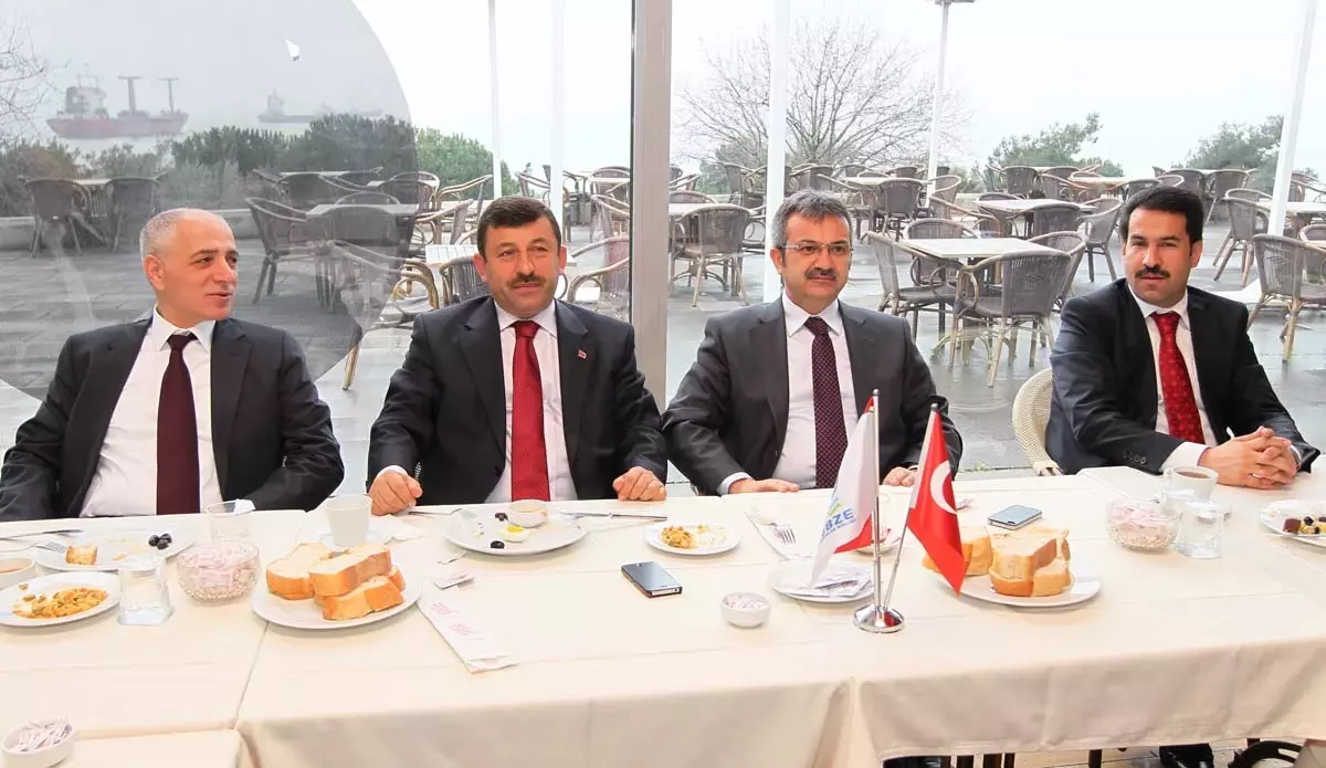 Başkanlar Sakızağacı\'nda Toplandı