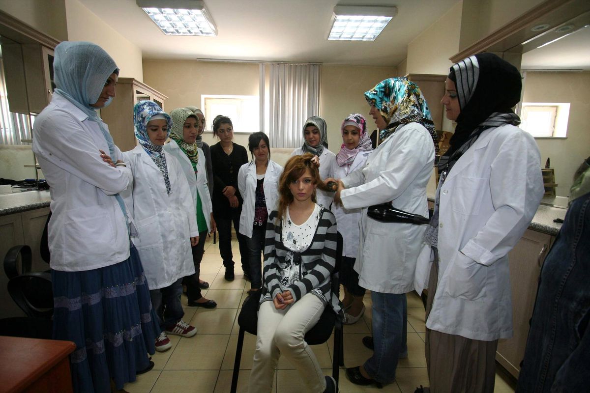 Büyükşehir Belediyesi Meslek Edindirmeye Devam Ediyor