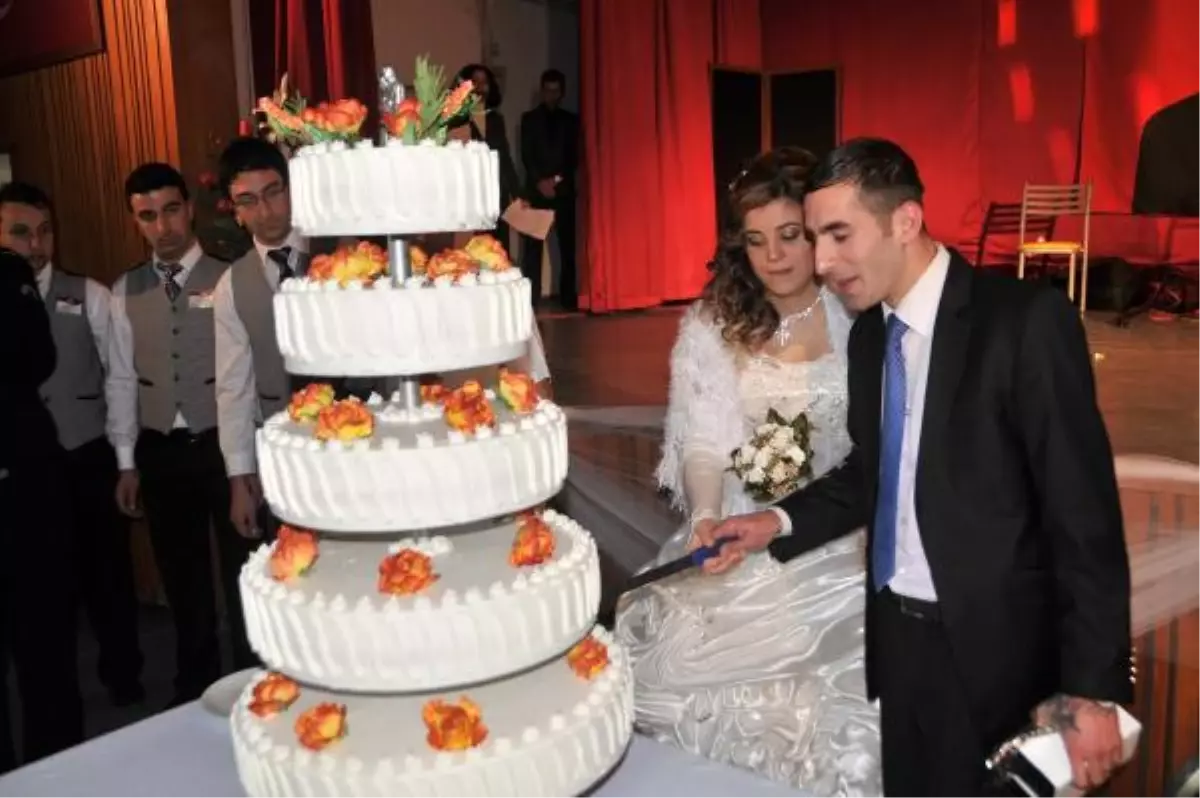 Cezaevinde Toplu Nikah Sevinci