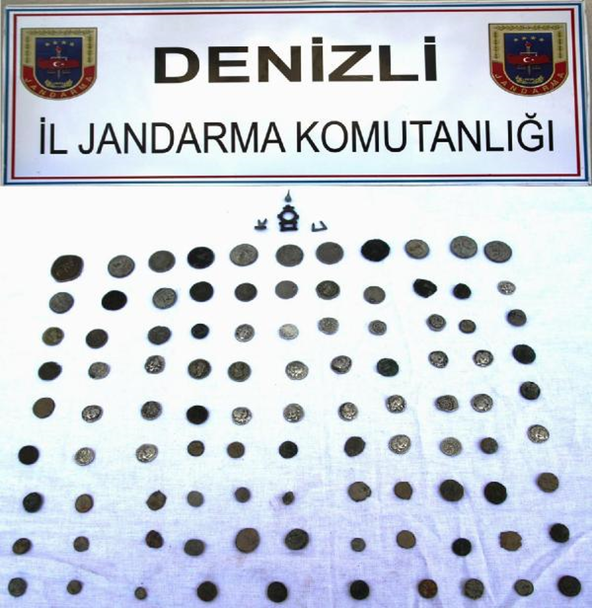 Çiftçinin Üzerinden 102 Sikke Çıktı
