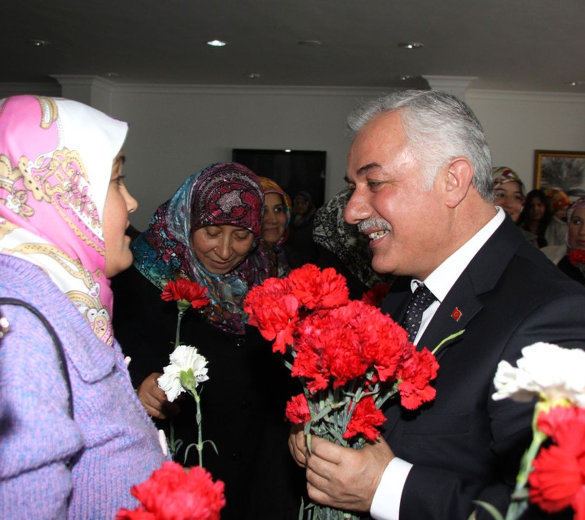 Çubuk Belediyesi, Dünya Kadınlar Günü\'nü Çeşitli Etkinliklerle Kutladı