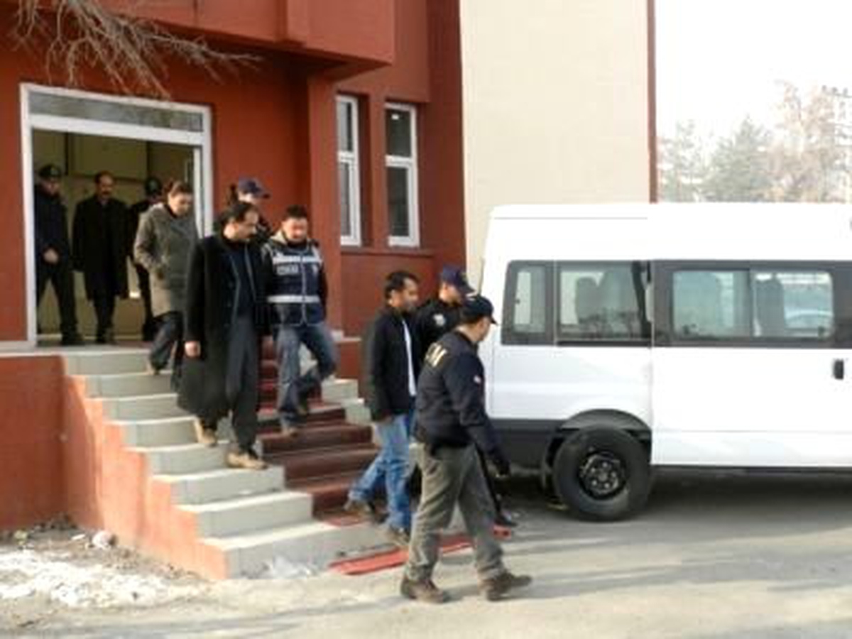 Diyarbakır'da Kck Operasyonu 16 Kişi Gözaltında