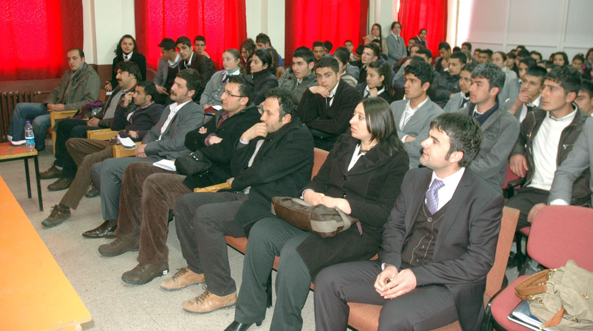 Gevaşlı Öğrencilere Meslek Tanıtım Semineri
