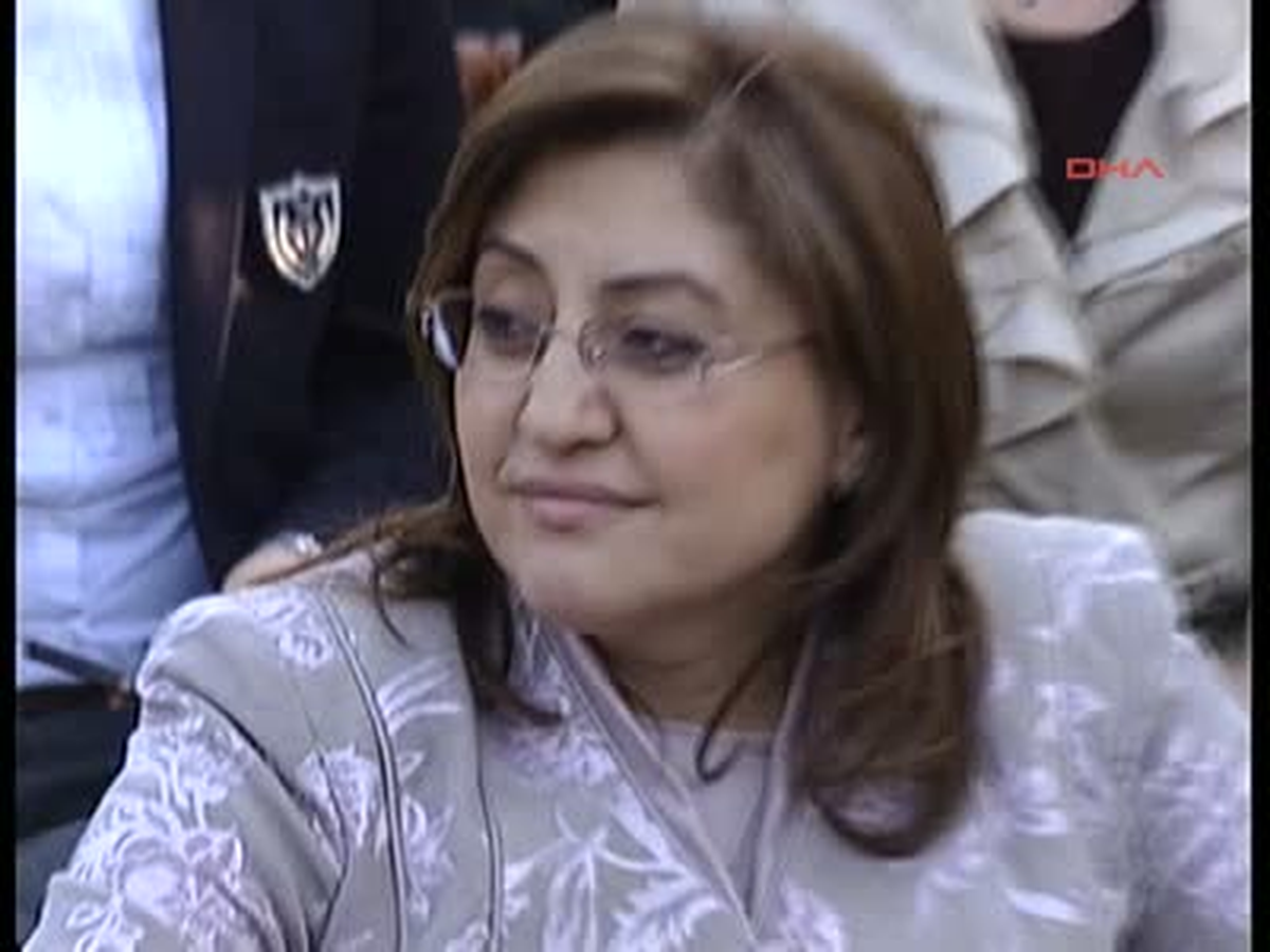 İzmir Yeniden Toplum Merkezi\'ni Açtı "Bakan Fatma Şahin."