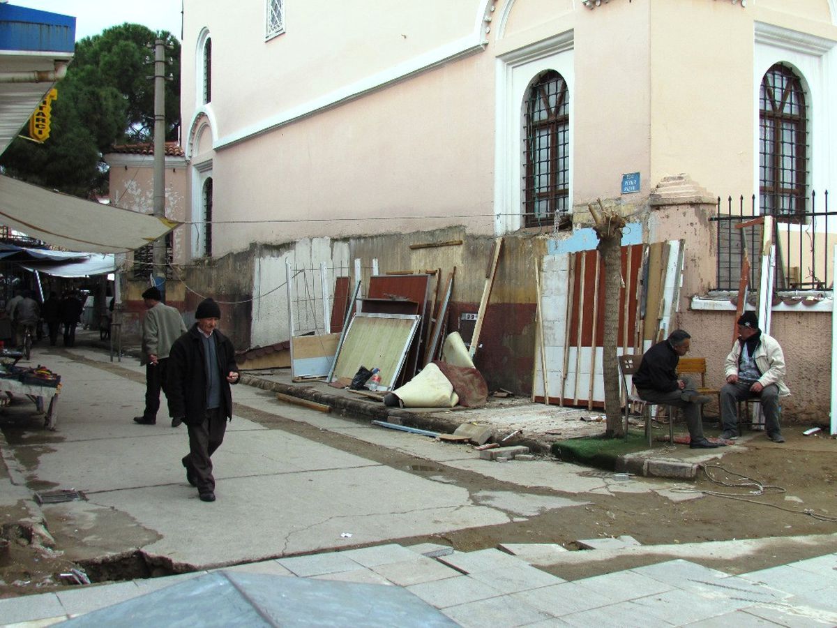 Ödemiş Bitpazarı\'ndaki Barakalar Kaldırıldı