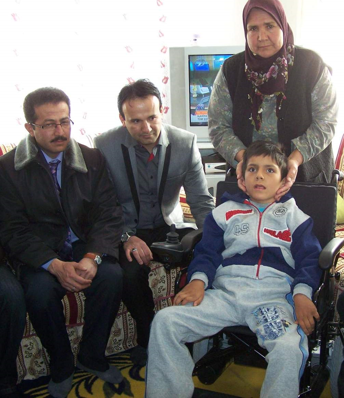 Öğretmenlerden Muhammet Ali'ye Tekerlekli Sandalye