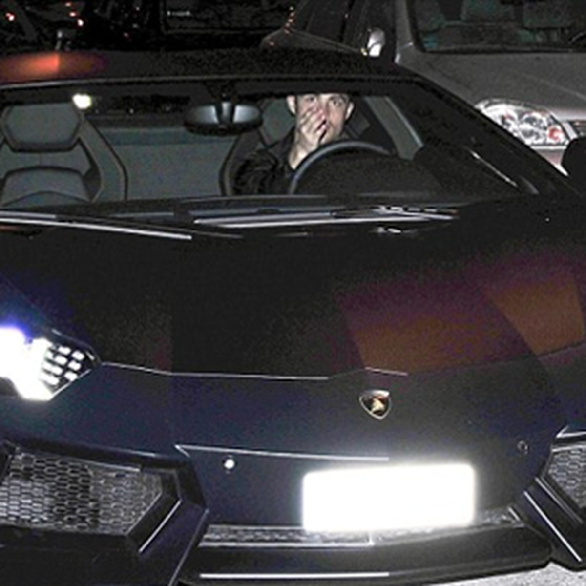 Ronaldo'nun Lamborghini'si Yolda Kaldı