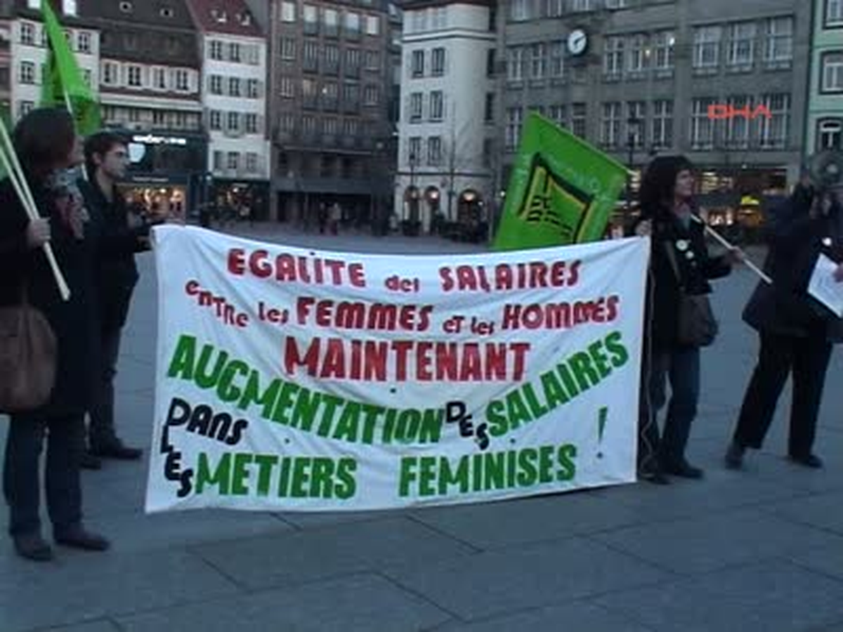 Strasbourg\'da Dünya Kadınlar Günü Kutlandı