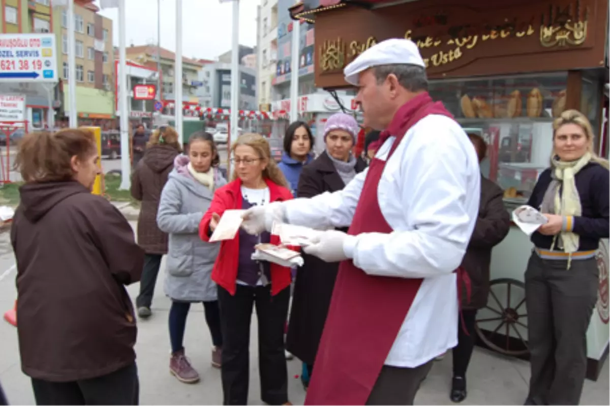 Sultanahmet Köftecisi Kadınları Unutmadı
