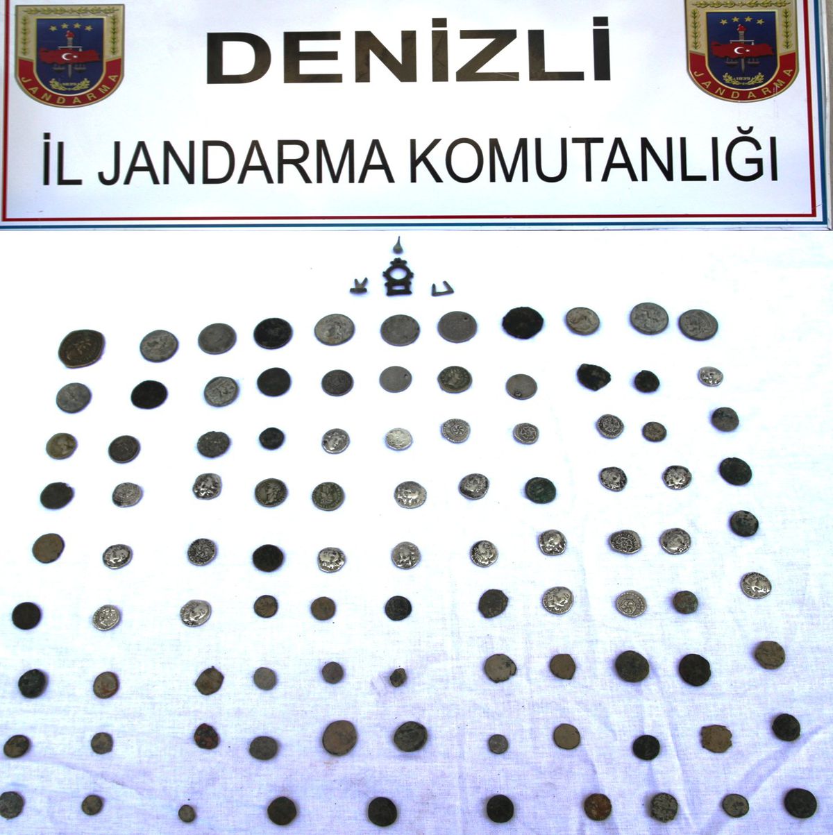 Şüpheli Şahsın Üzerinden 102 Sikke Çıktı