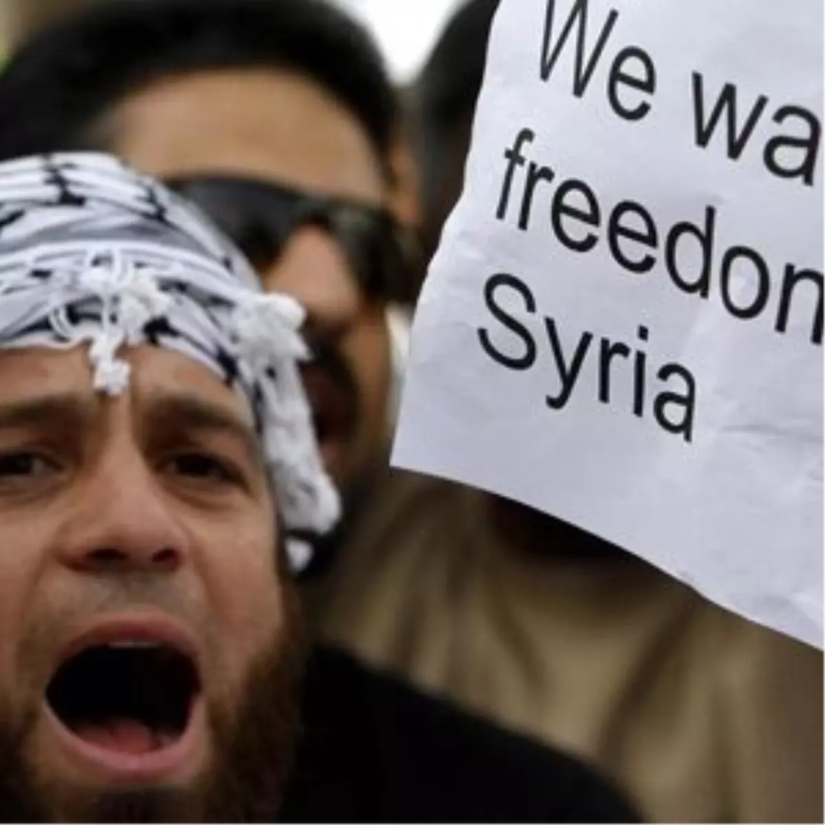 Suriyeli Komutanlar Türkiye\'ye Geçti