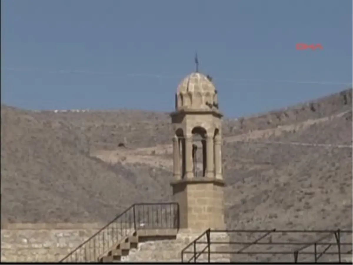 Süryani Kilisesi'ndeki 1700 Yıllık Çan ve İncil Çalındı