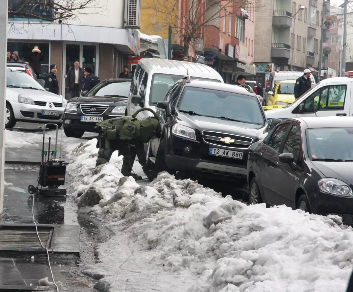 Valilik Önünde Şüpheli Paket Paniği