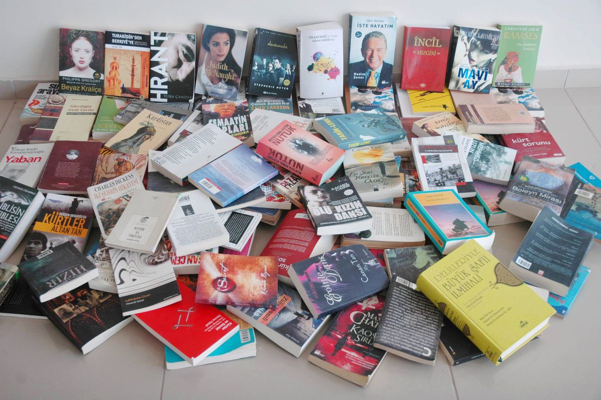 Van\'da 489 Bandrolsüz Kitap Ele Geçirildi