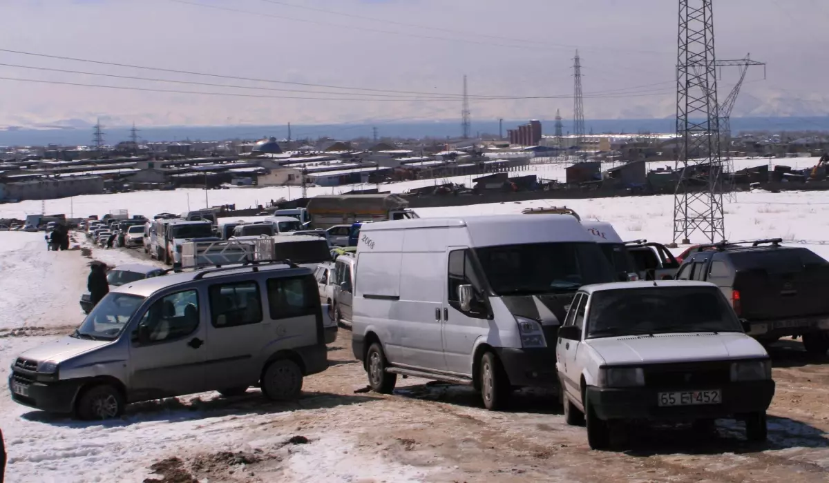 Açık Oto Pazarında Hareketlilik Yok