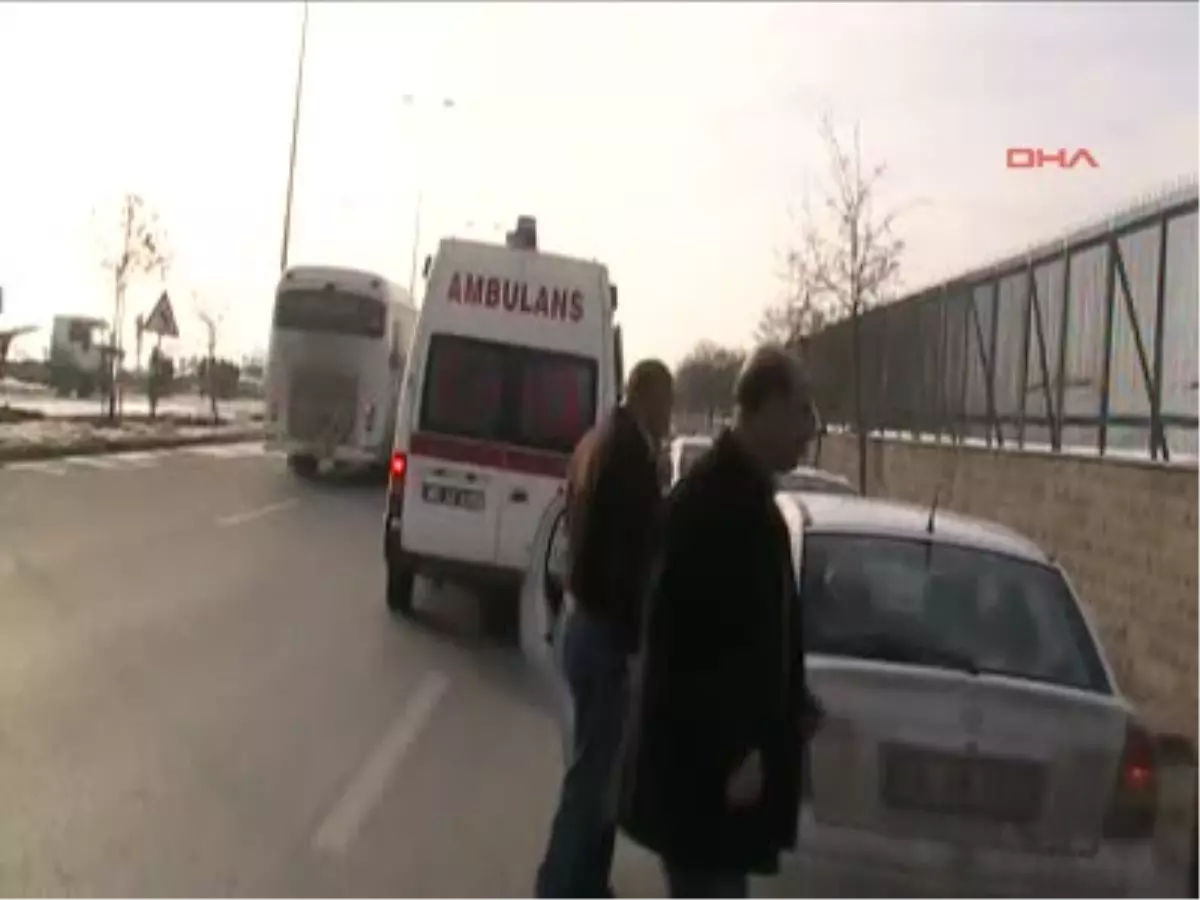 Ankara\'da Trafik Kazası: 2 Ölü, 8 Yaralı