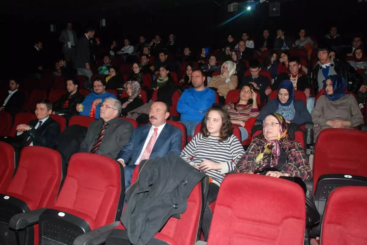 Başkan Doğan, Fetih 1453\'ü Gençlerle İzledi