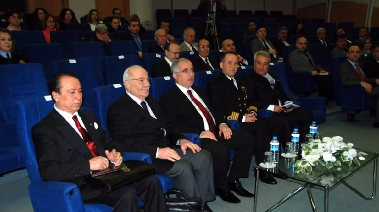 Çanakkale\'de Çağdaş Yönetim ve Kurumsal Protokol Semineri Yapıldı