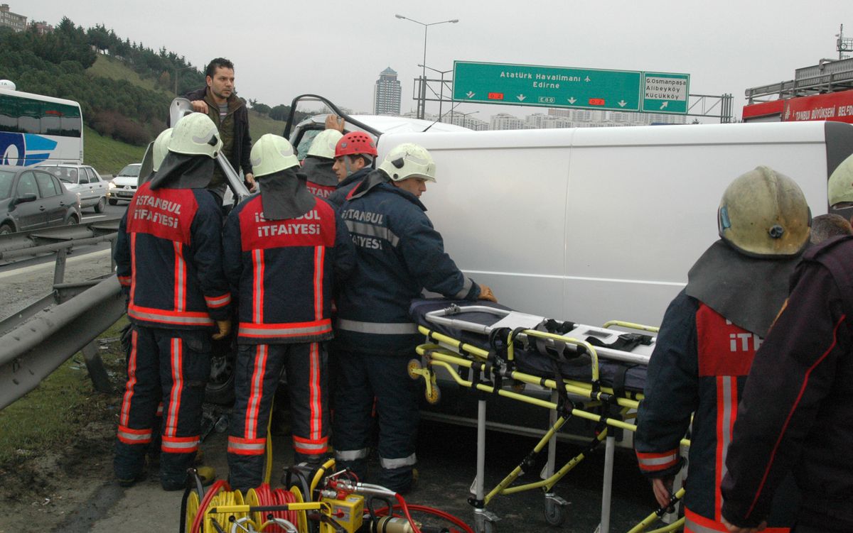 Gaziosmanpaşa\'da Trafik Kazası: 1 Yaralı