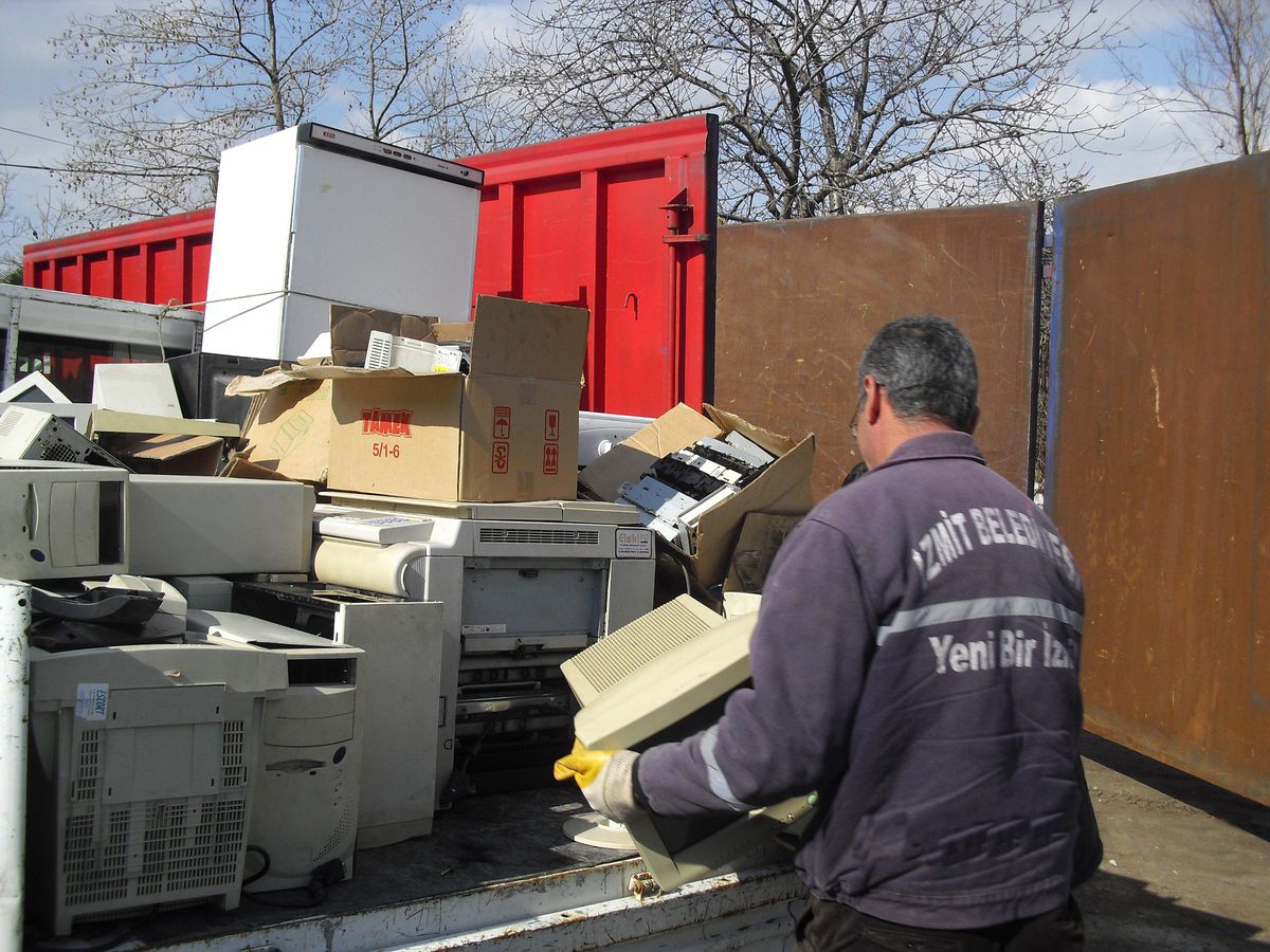 İzmit\'te 27 Ton Elektronik Atık Toplandı