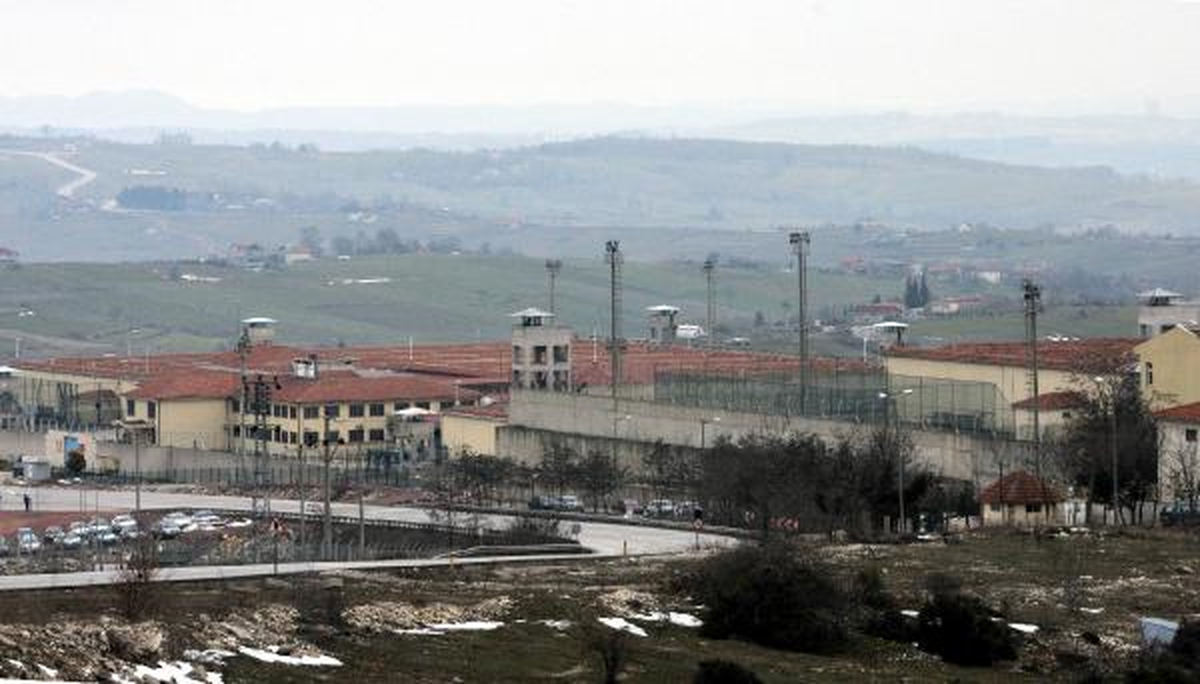 Kandıra Cezaevi'ne Sokulmak İstenen Tabancayı Kim Alacaktı?
