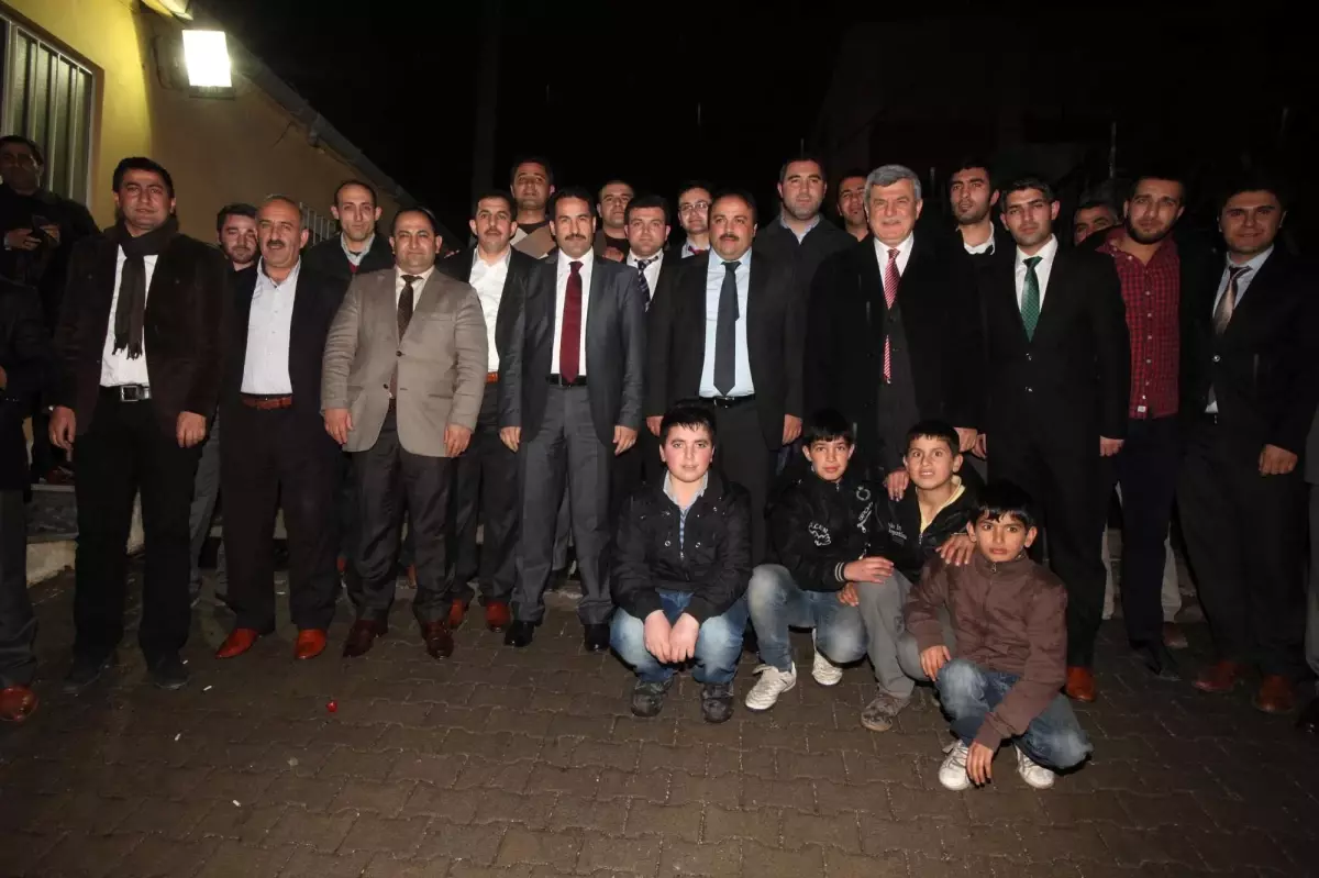 Karaosmanoğlu, AK Parti Dilovası Teşkilatını Ziyaret Etti