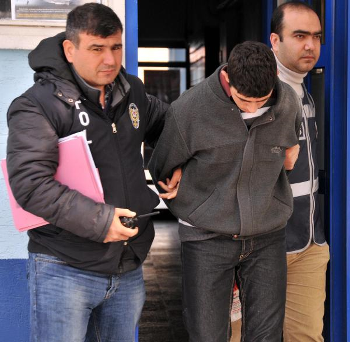 Polis Simitçi Tezgahına Geçti, Tacizciyi Yakaladı