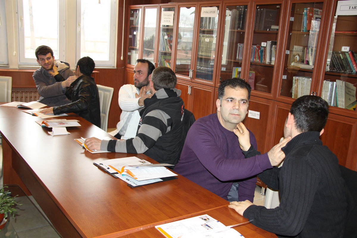 Sağlık Meslek Lisesi\'nden İlk Yardım Kursu