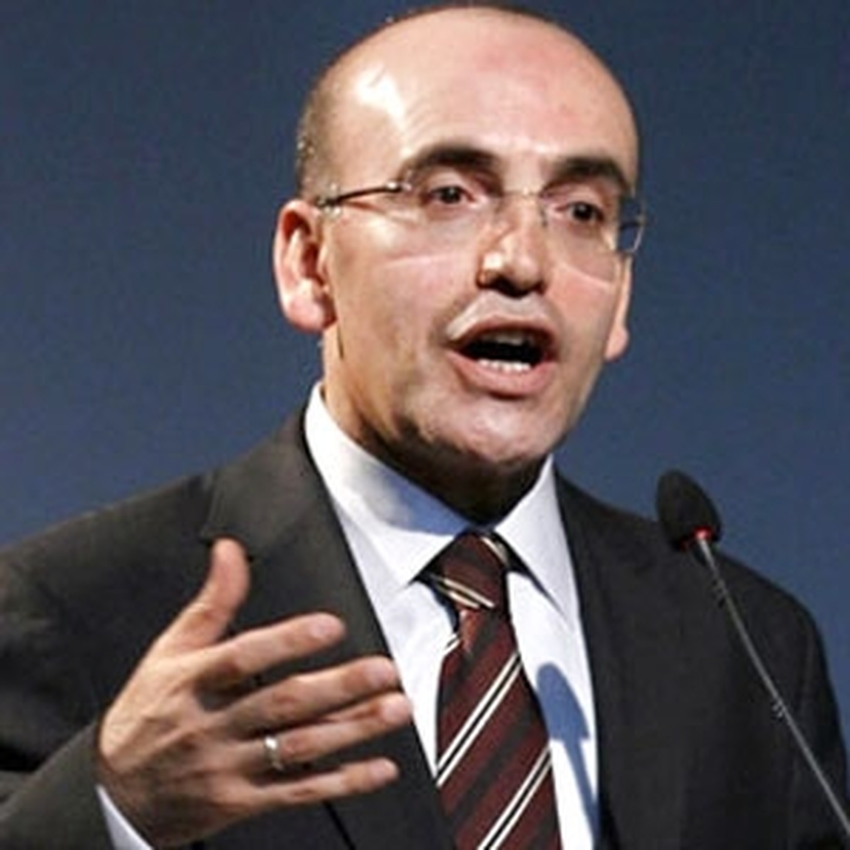 Şimşek: "Petrol Fiyatı Türkiye\'yi Olumsuz Etkiliyor"