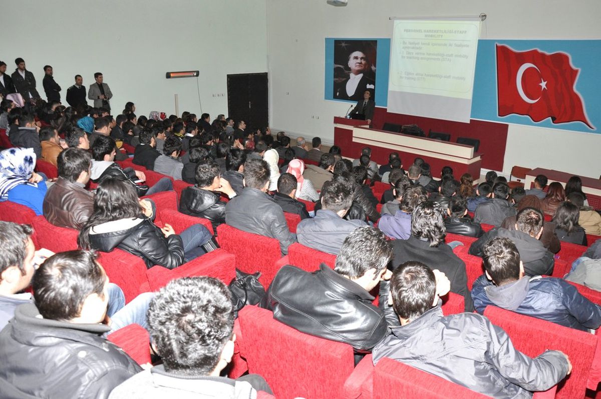 Tatvan Myo'lu Öğrencilere Erasmus Programı Tanıtıldı